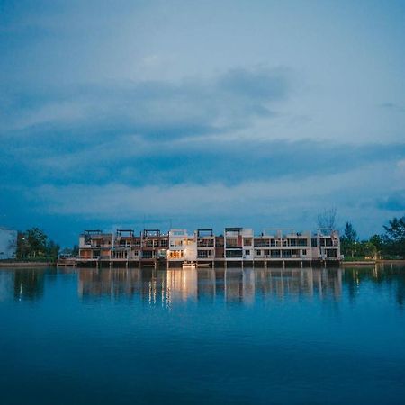 Entire Villa , Free Pickup n Drop Transport Batam Esterno foto