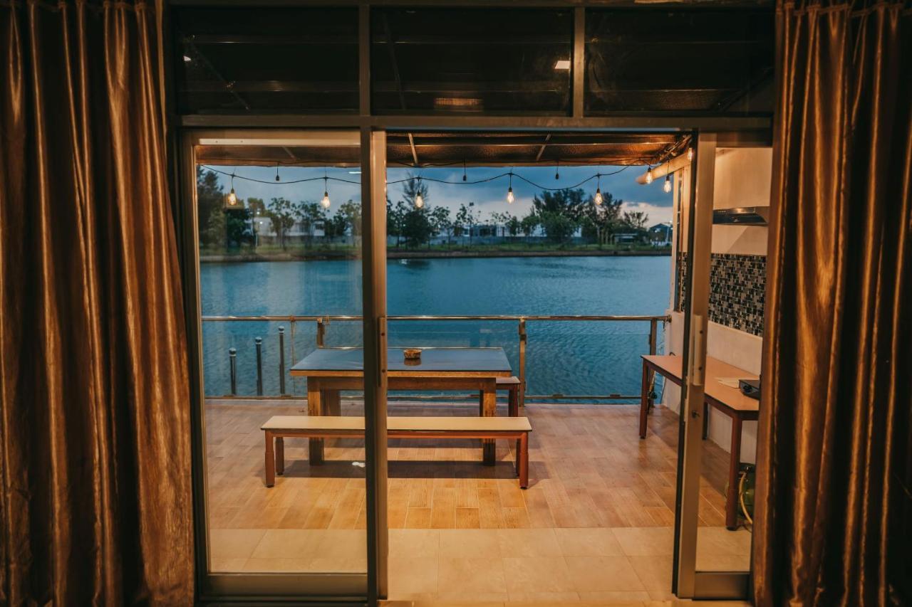 Entire Villa , Free Pickup n Drop Transport Batam Esterno foto
