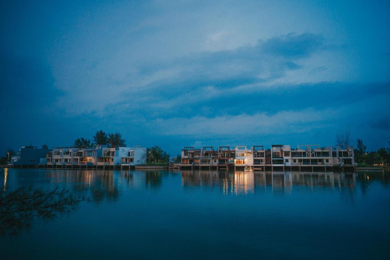 Entire Villa , Free Pickup n Drop Transport Batam Esterno foto