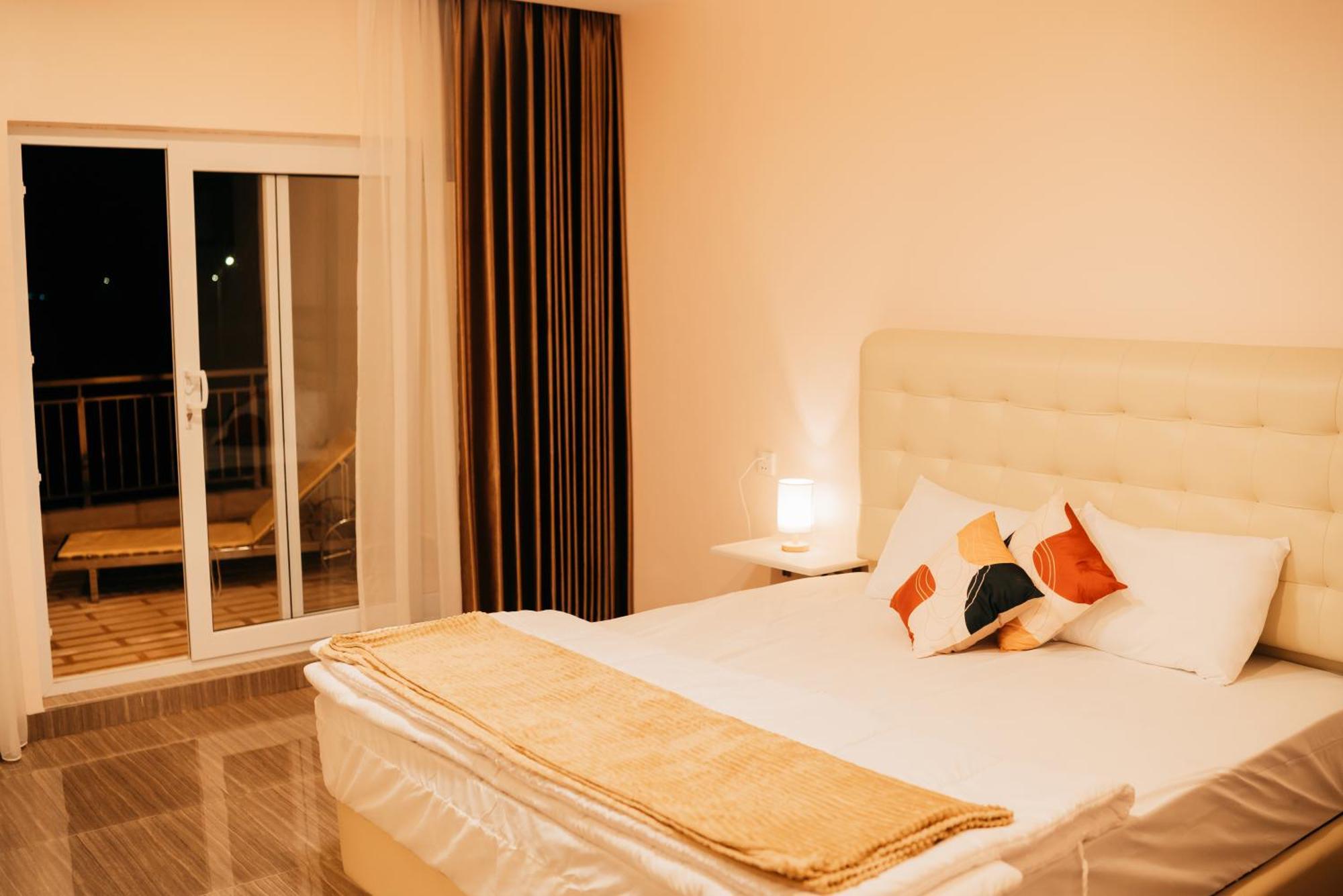 Entire Villa , Free Pickup n Drop Transport Batam Esterno foto