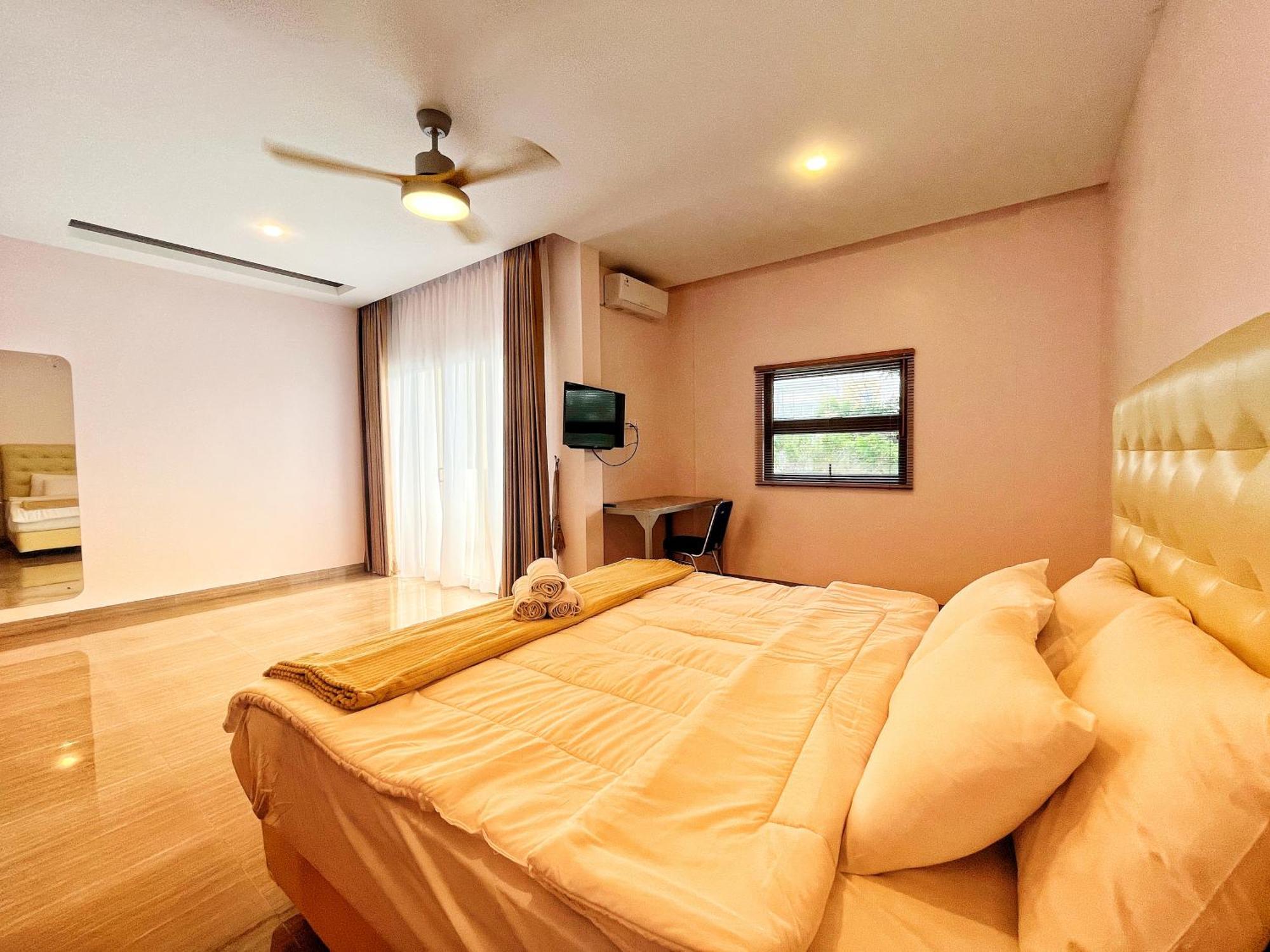 Entire Villa , Free Pickup n Drop Transport Batam Camera foto
